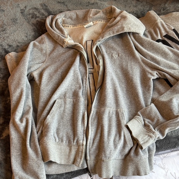 Gray Hoodie and Sweatpants Set PINK Victorias Secret - Picture 4 of 7